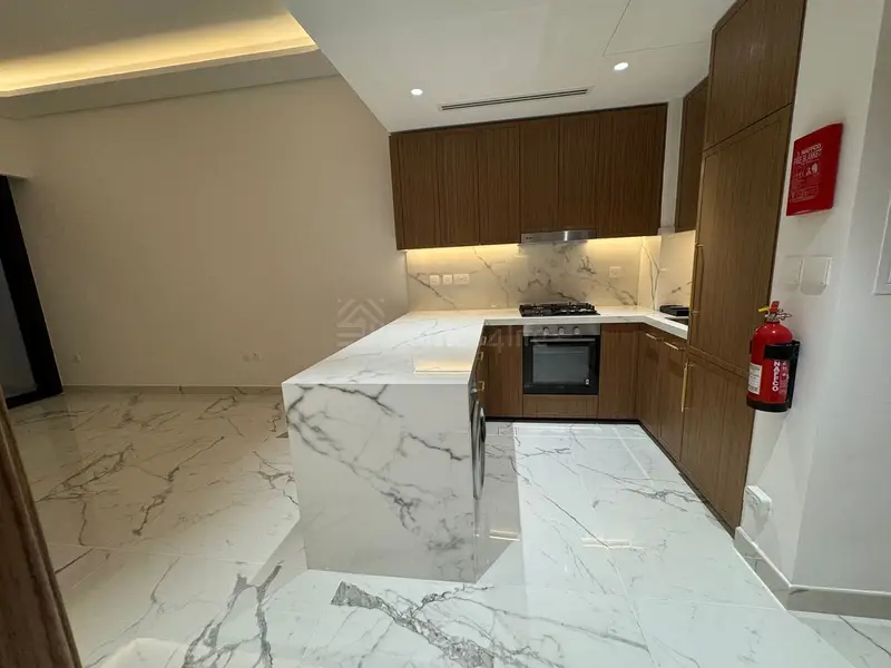 Spacious 1BR | Great Location | Unfurnished |
