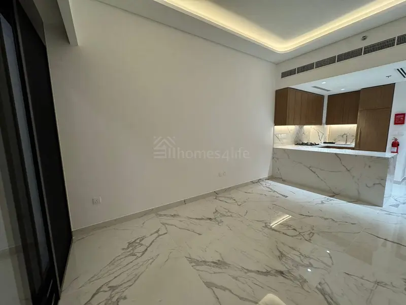 Spacious 1BR | Great Location | Unfurnished |