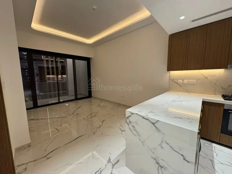 Spacious 1BR | Great Location | Unfurnished |