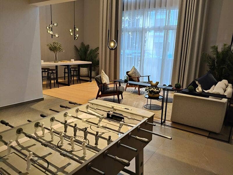 SPACIOUS 2BR | LAUNDRY ROOM | POOL&AMENITIES VIEW