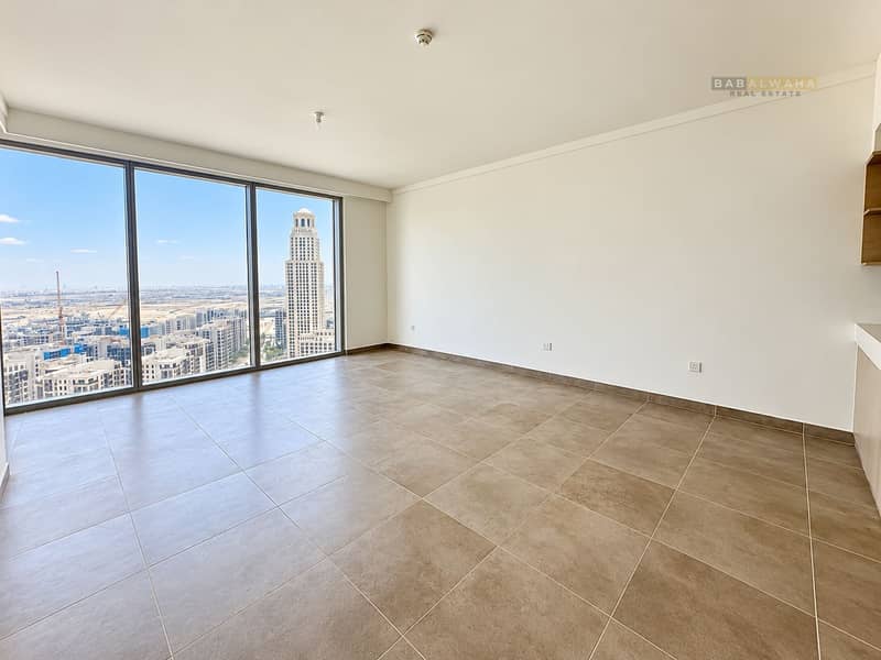 5 Bright Modern Apartment with City View. png
