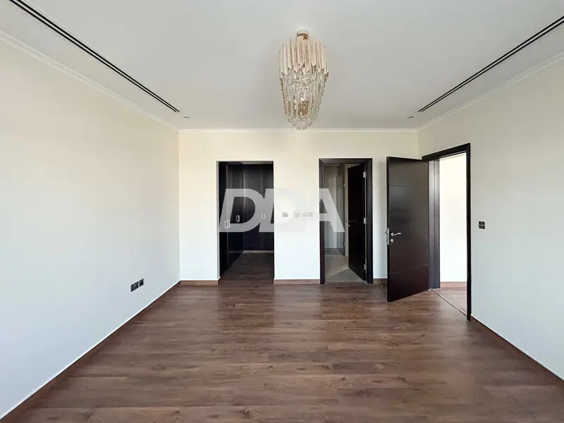 CORNER UNIT | SINGLE ROW | GREAT OPPORTUNITY