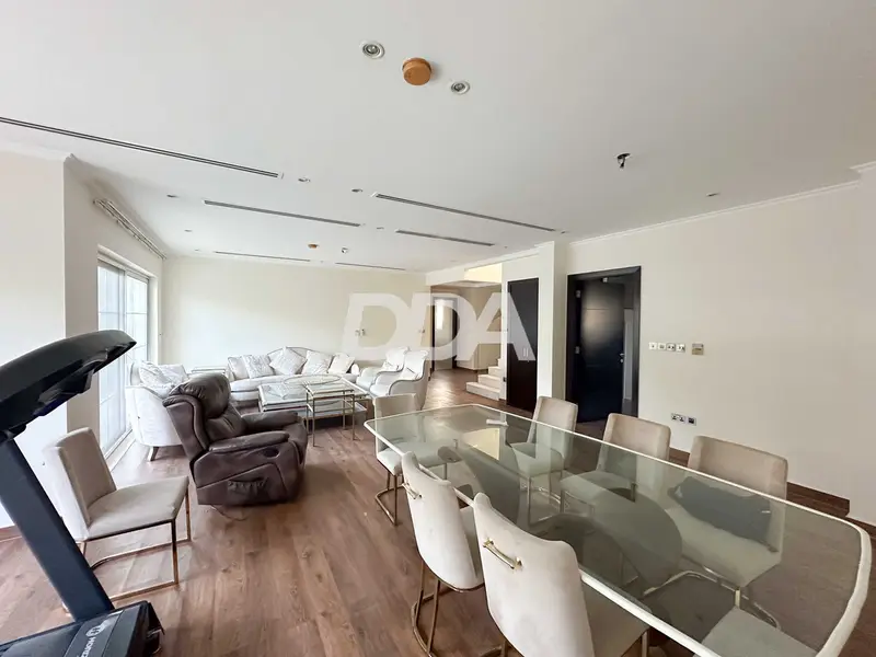CORNER UNIT | SINGLE ROW | GREAT OPPORTUNITY