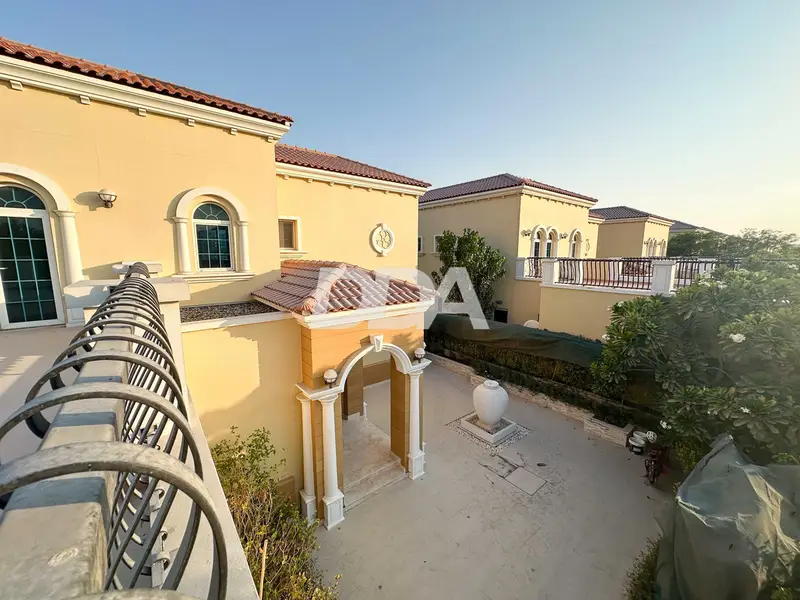 CORNER UNIT | SINGLE ROW | GREAT OPPORTUNITY