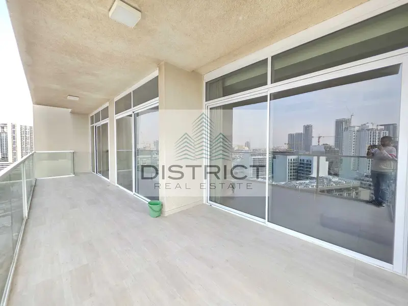 Limited Edition 1464 Sqft Size/Unobstructive View/Furnished/Vacant on Transfer