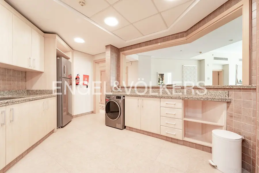 Furnished/Unfurnished | Chiller Free | Available