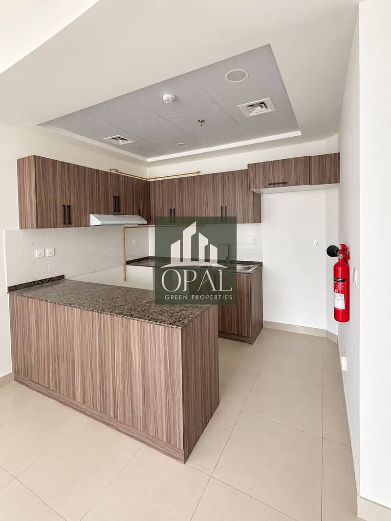 5 UNIT 315 KITCHEN. jpeg