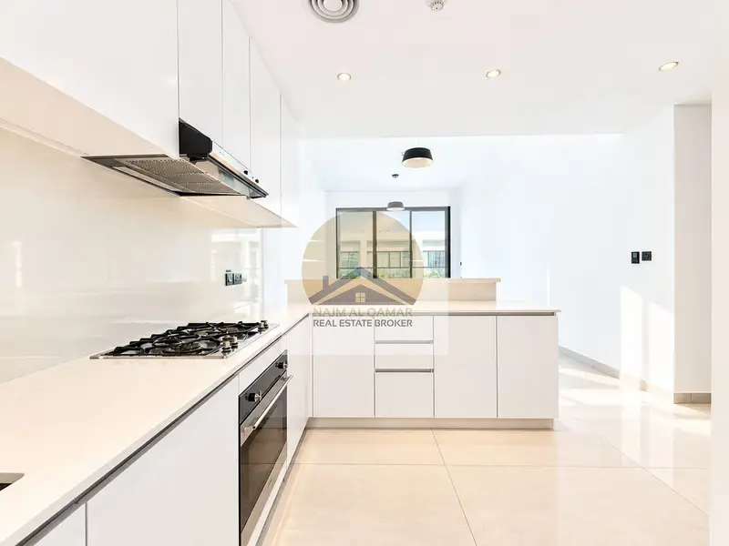 Bright 2BR Apartment | Balcony & City View | Kitchen Appliances