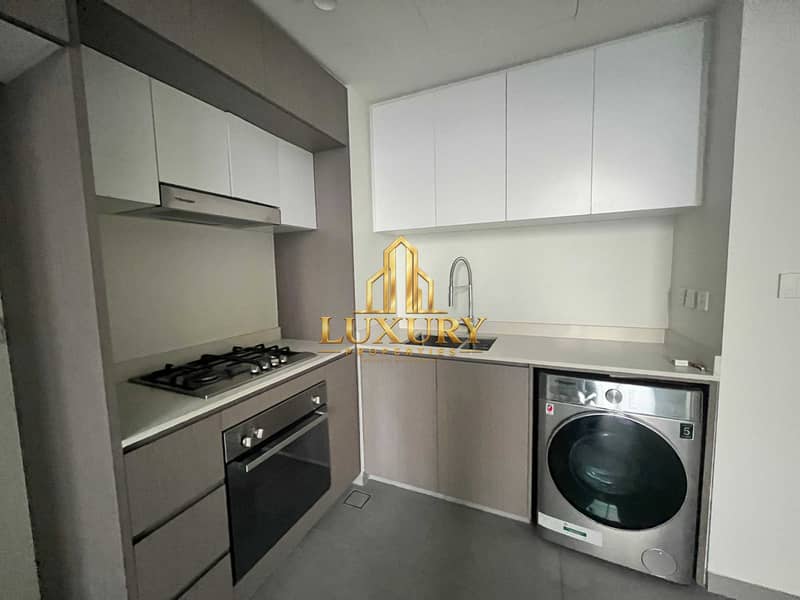 6 🔥 HOT RENTAL DEAL! 🏡 Spacious 1BHK in Aljada, Sharjah | 2 Washrooms | Only AED 49,990/Ye