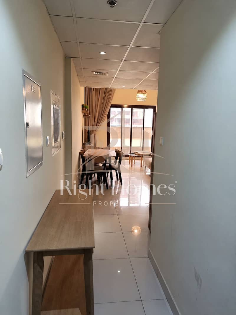 7 Property_Photo_02. png