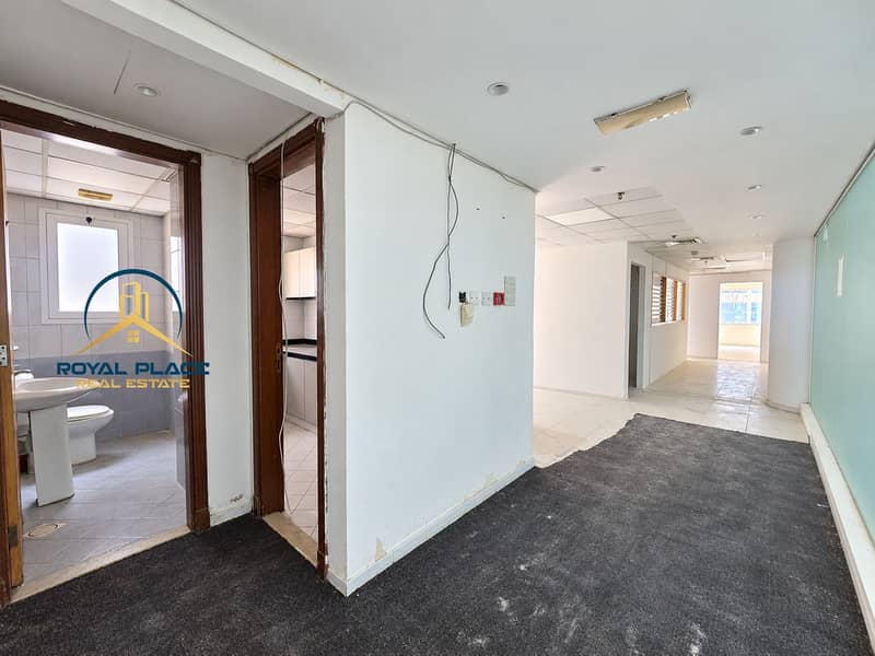 10 Bright Office Corridor, Clutter Cleared. png