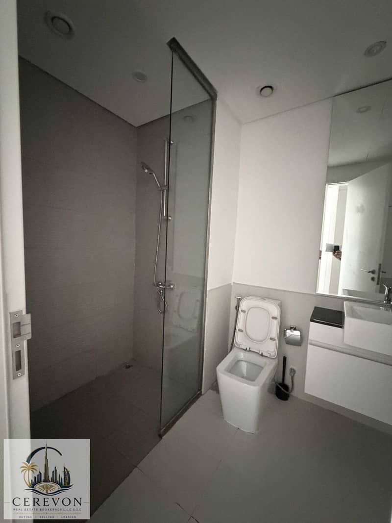 16 18. The Pulse Residence B2-805 - Master Bathroom. jpg