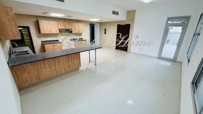 13 Kitchen 1. jpeg