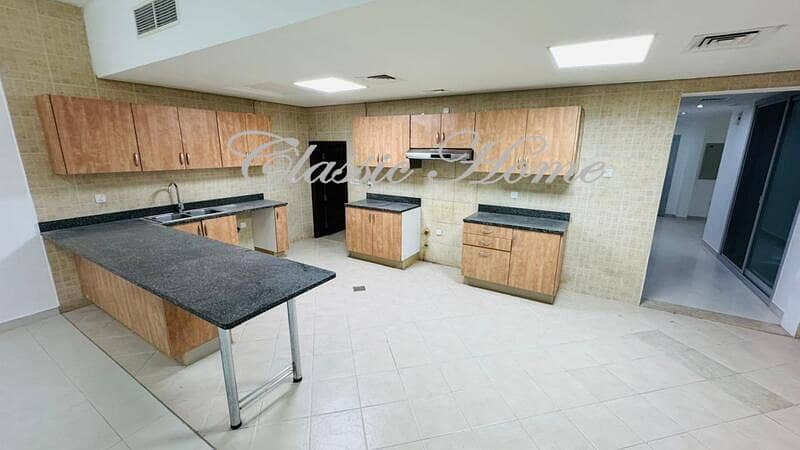14 Kitchen 3. jpeg