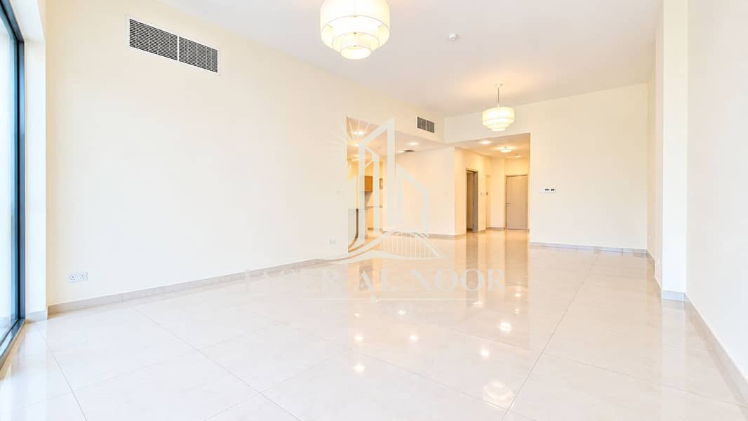 5 Bright Minimalist Open-Plan Apartment. png