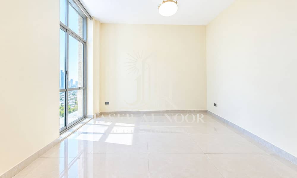 9 Bright Minimalist Empty Room. png