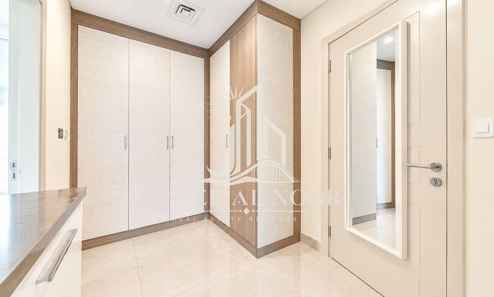 18 Modern Cream Wardrobe Foyer. png
