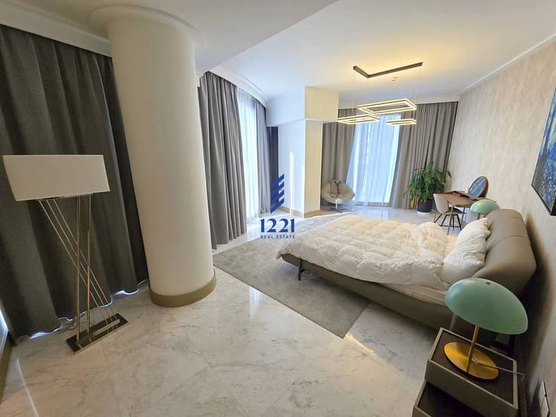 4 Grand OP 6701 bedroom_square_chandelier_light_warm_1920x1440. jpg