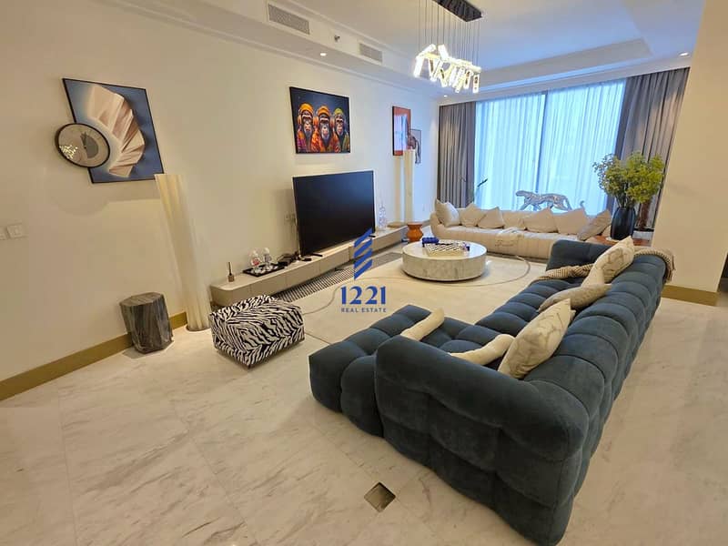 13 Grand OP 6701 living_navy_sofa_light_warm_1920x1440. jpg