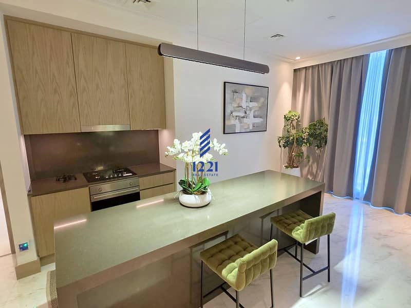 14 Grand OP 6701 kitchen_island_orchid_light_warm_1920x1440. jpg