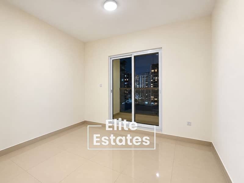 4 Minimal Apartment with Night City View. png