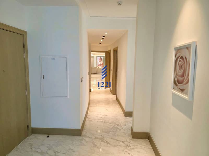 7 Opera Gd 6601 entrance_corridor_marble_warm_1920x1440 (1). jpg