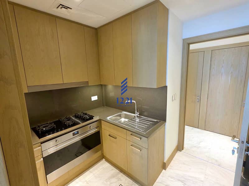 19 Opera Gd 6601 maids_kitchen_oak_warm_1920x1440. jpg