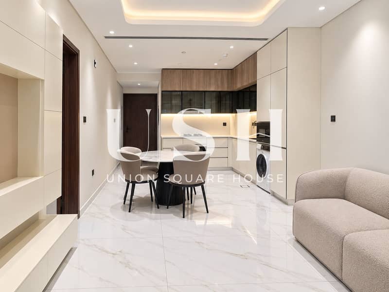 2 Modern Minimalist Apartment Interior. png