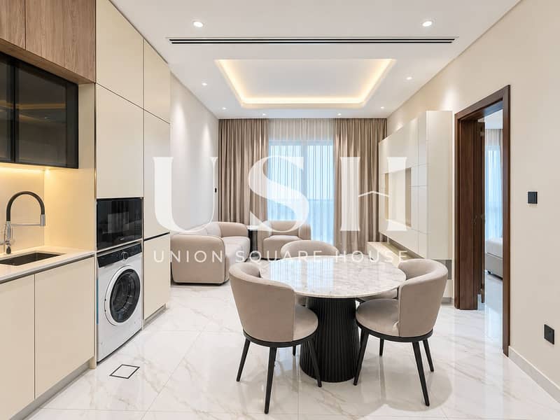 5 Symmetrical Minimalist Apartment Interior (1). png