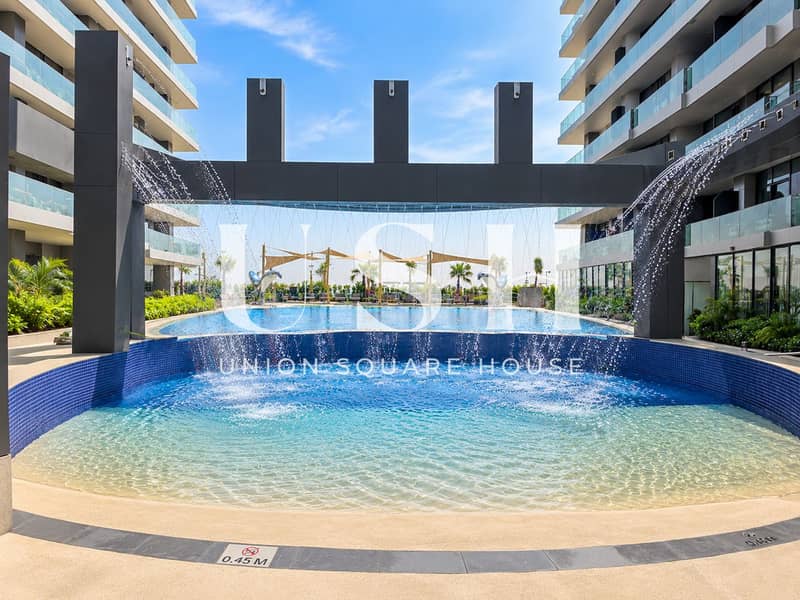 12 Modern Luxury Pool Courtyard. png