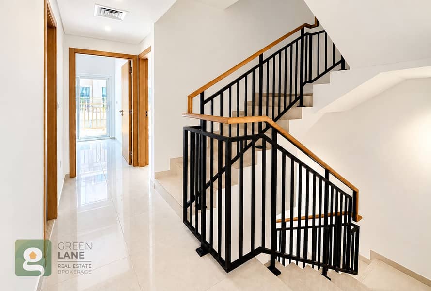 12 Interior staircase with wooden handrails-1. png