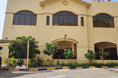 4 Schlafzimmer Villa zum Miete in Al Barsha, Dubai - Villa in Al Barsha，Al Barsha 1, 4 schlafzimmer, 280000 AED - 16997298