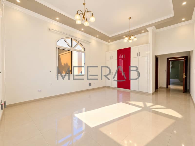 7 Bright Modern Bedroom Interior. png