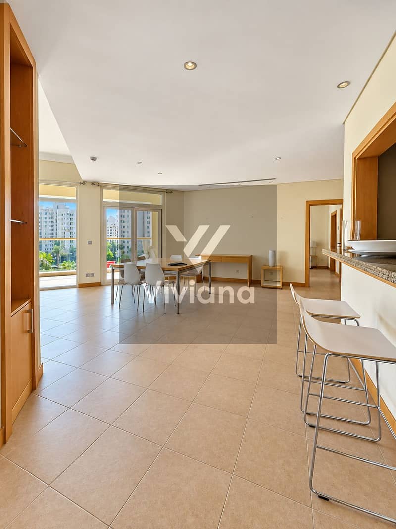 11 Bright Modern Apartment Dining Area. png