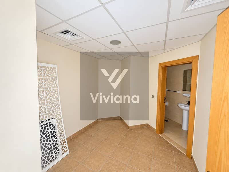 15 Minimal Cream Interior with Bathroom Nook. png