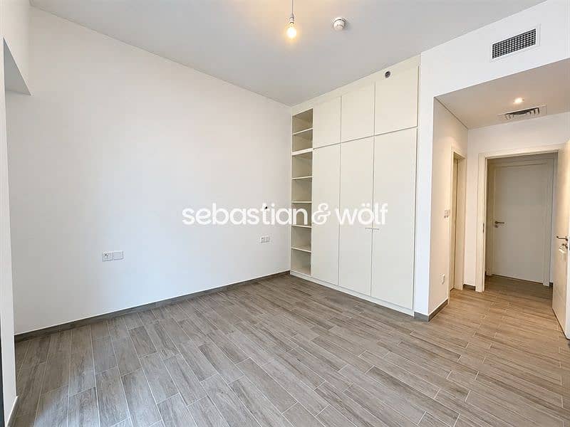 4 06_Bedroom_Built_In_Wardrobe. jpg