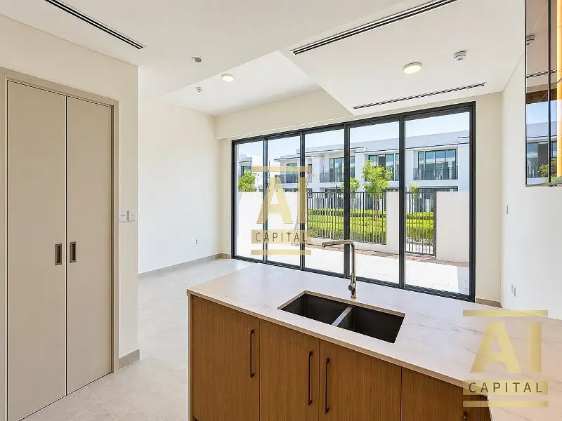 Exclusive 3-Bed+Maid | Single Row | Community View