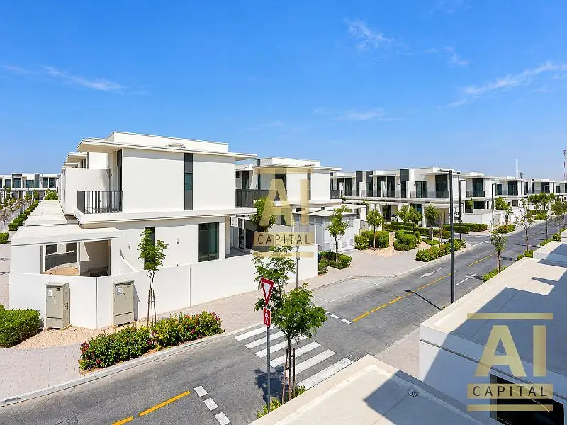 Exclusive 3-Bed+Maid | Single Row | Community View