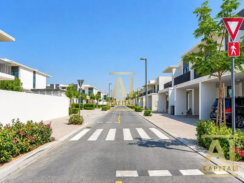 Exclusive 3-Bed+Maid | Single Row | Community View