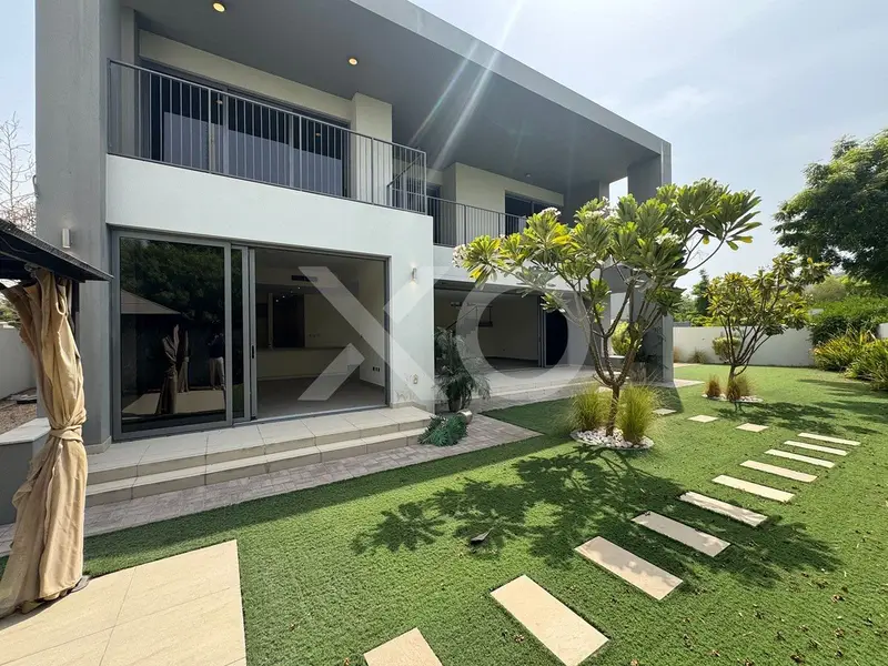 5-Bedroom Villa with Expansive Private Garden