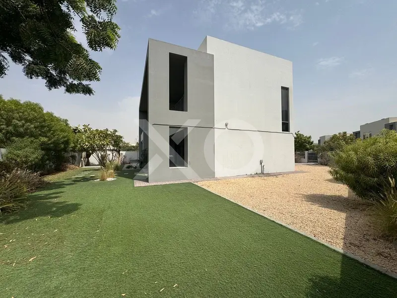 5-Bedroom Villa with Expansive Private Garden