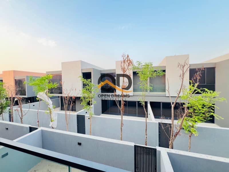 22 5f3e4f0c-7a8b-4a91-a8e0-aa6cd7355166. jpg