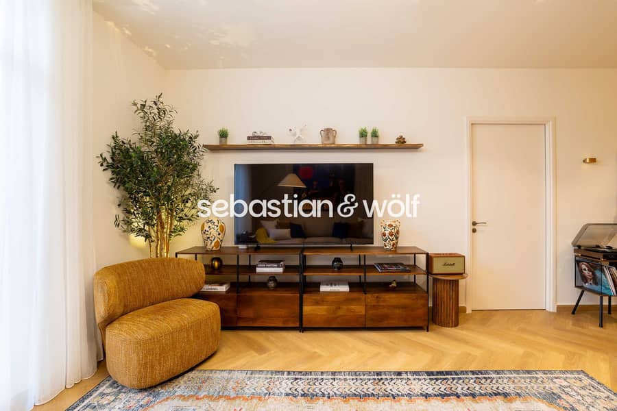 15 15- Living area 4. jpg