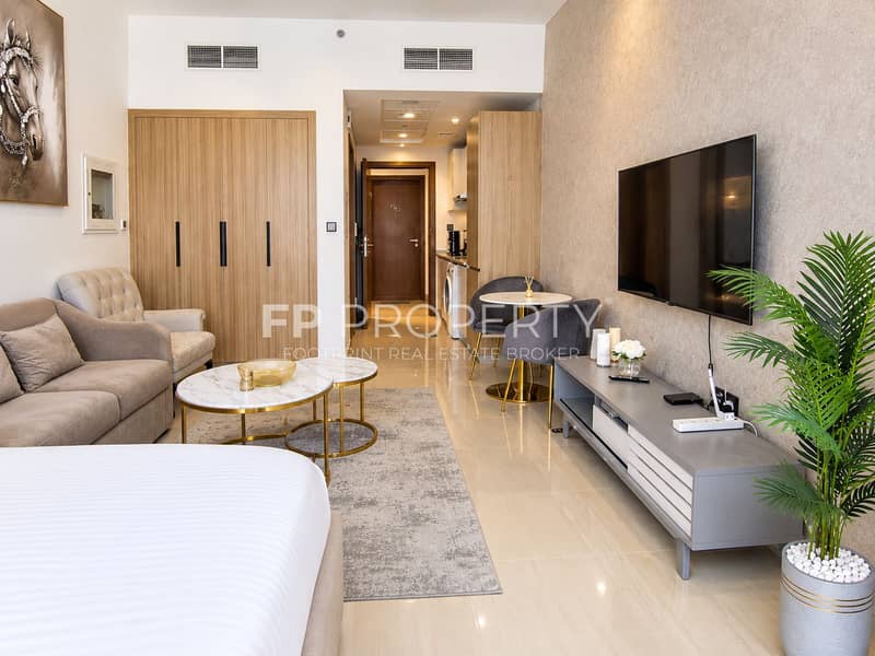 2 Modern Glamorous Open-Plan Apartment. png