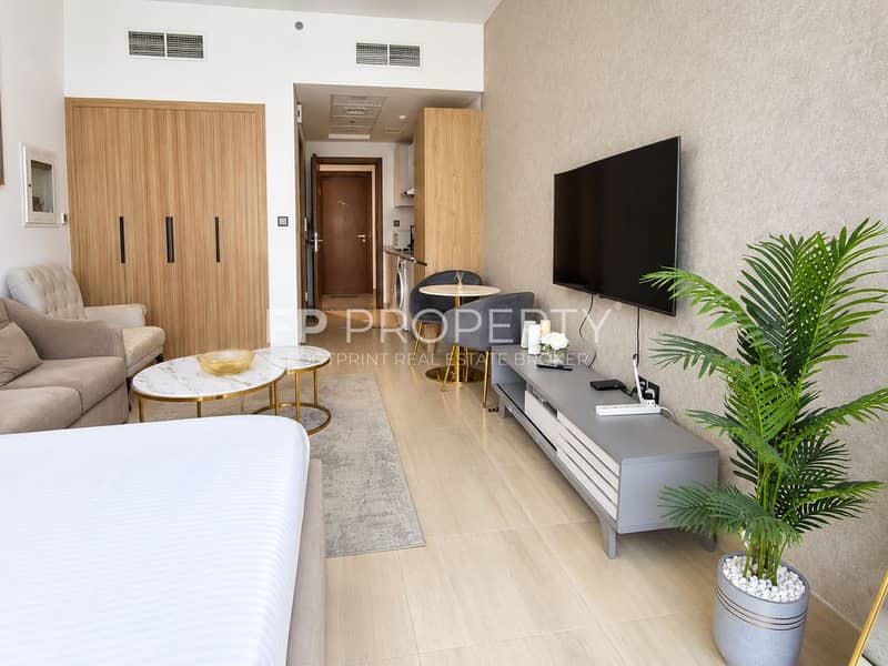 6 Bright Modern Studio Apartment Interior. png