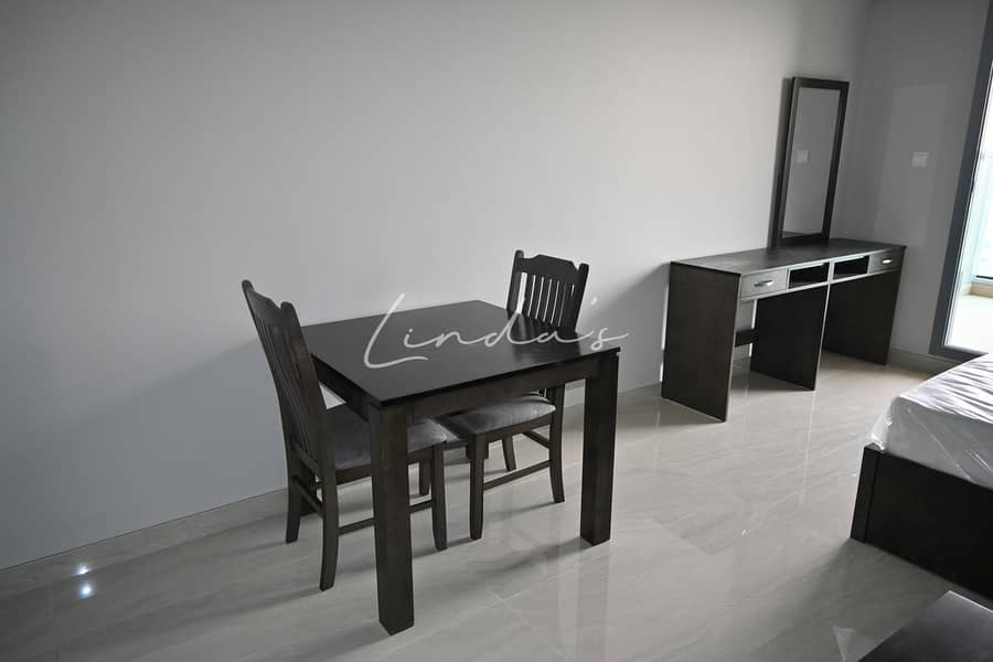 5 images image img