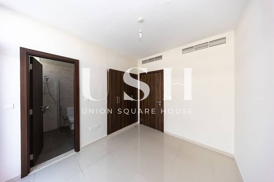 12 AVENCIA VILLA 96-15. jpg