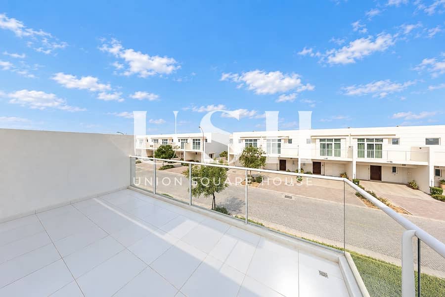 36 AVENCIA VILLA 96-2. jpg