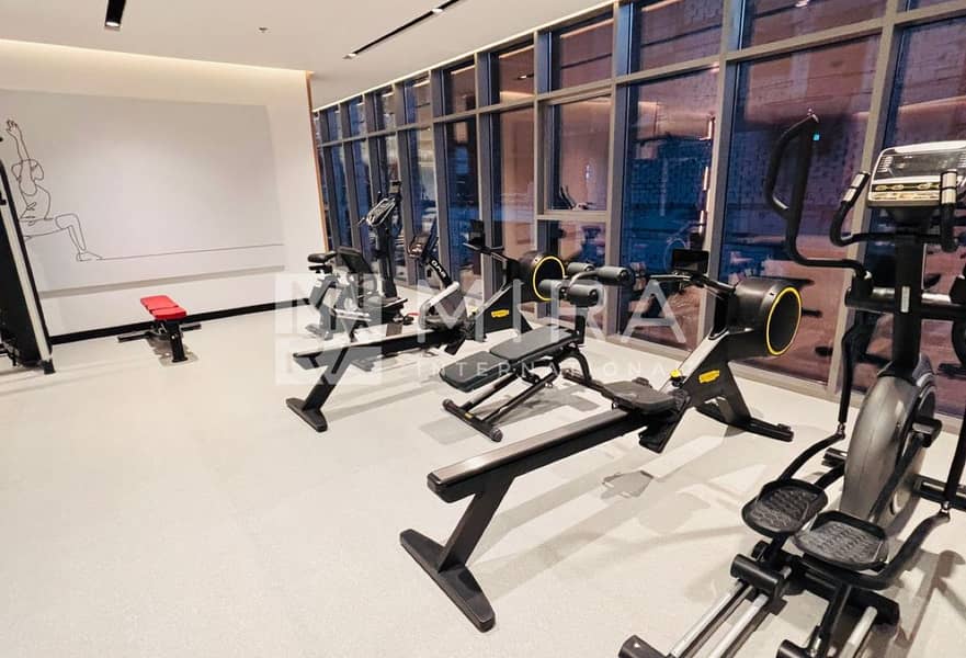 18 72005400-9fc4-4d0f-a633-6aeee55f2257