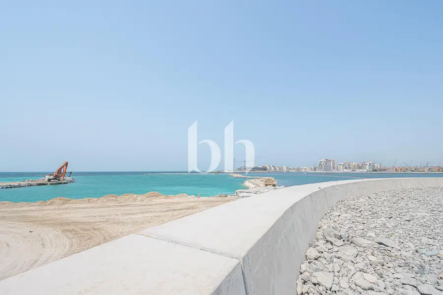 Ocean Front | Corner Plot | For Luxury Villa